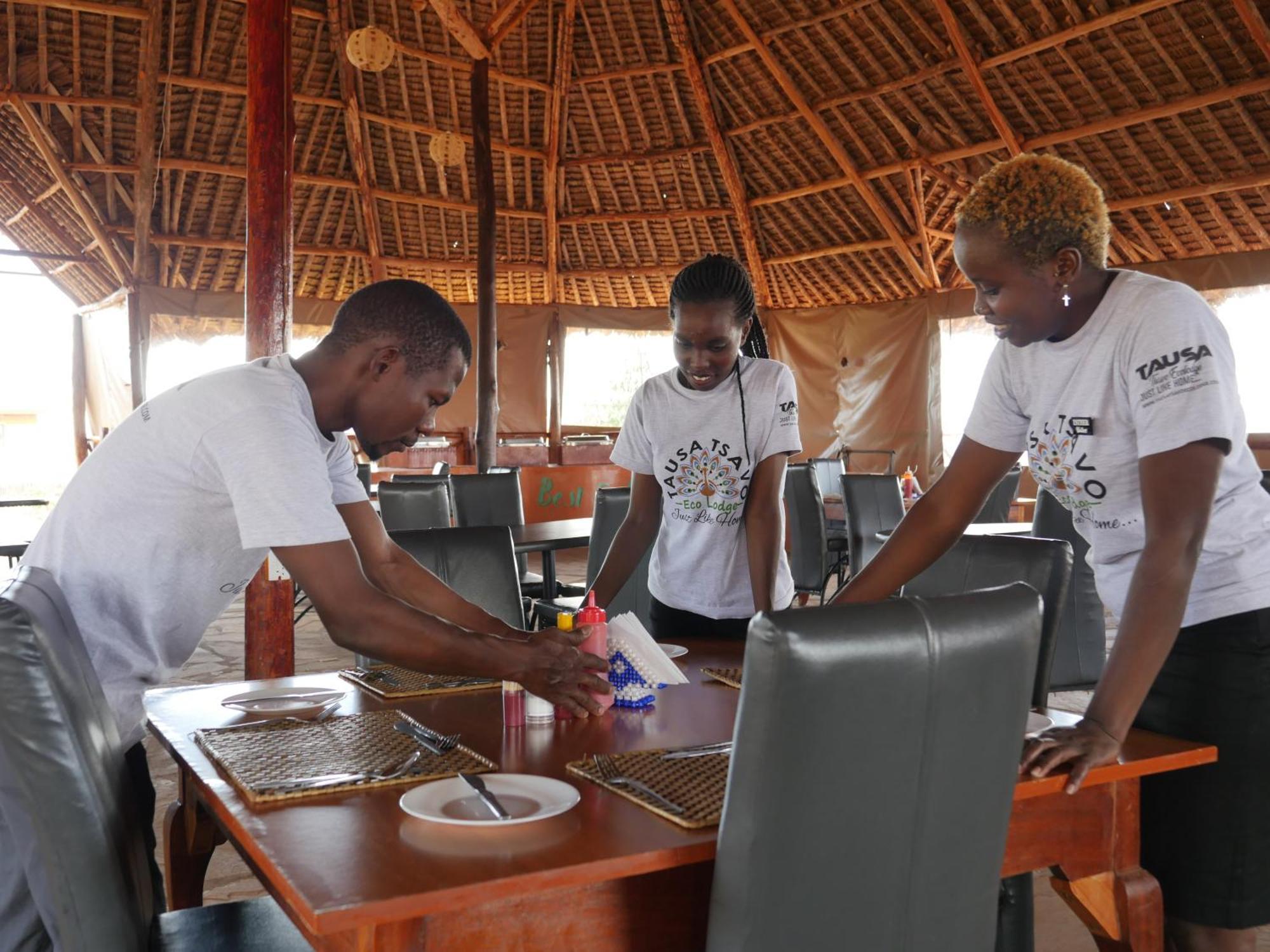 Tausa Tsavo Eco Lodge Voi Luaran gambar