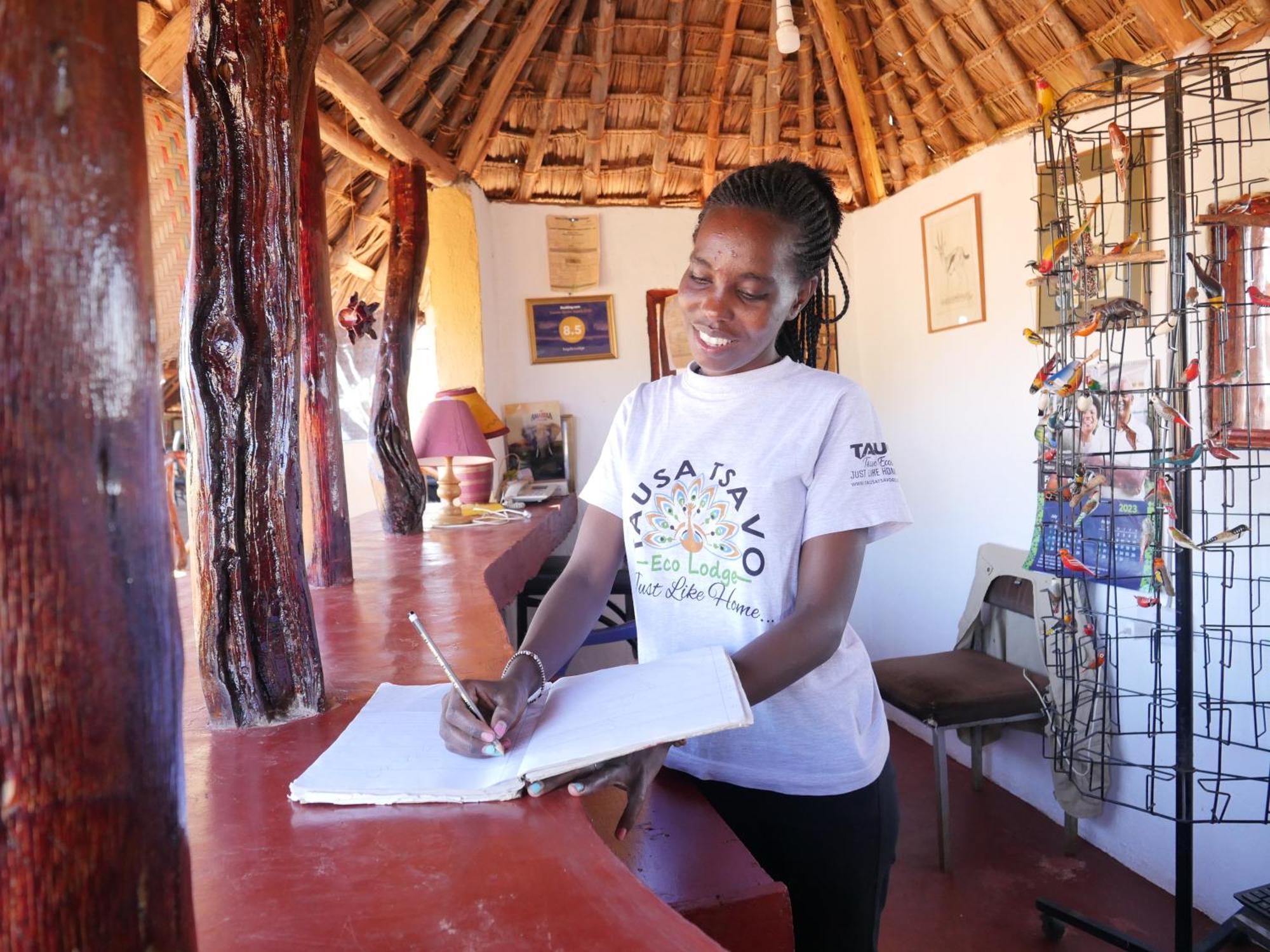 Tausa Tsavo Eco Lodge Voi Luaran gambar